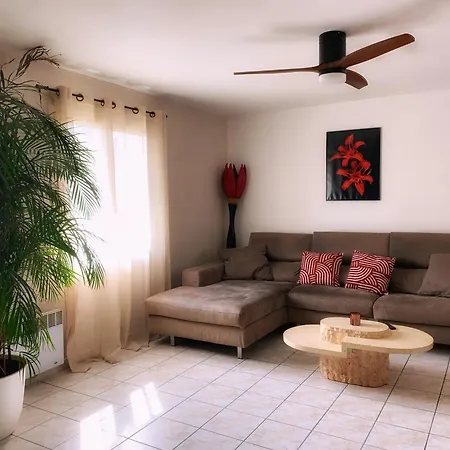 펜션 Maison Paisible Avec Jardin - Proche Du De *