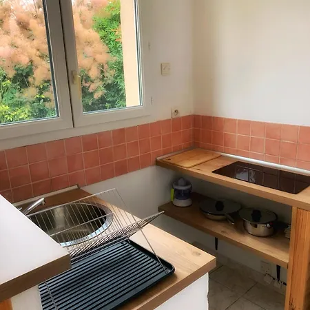 펜션 Maison Paisible Avec Jardin - Proche Du De